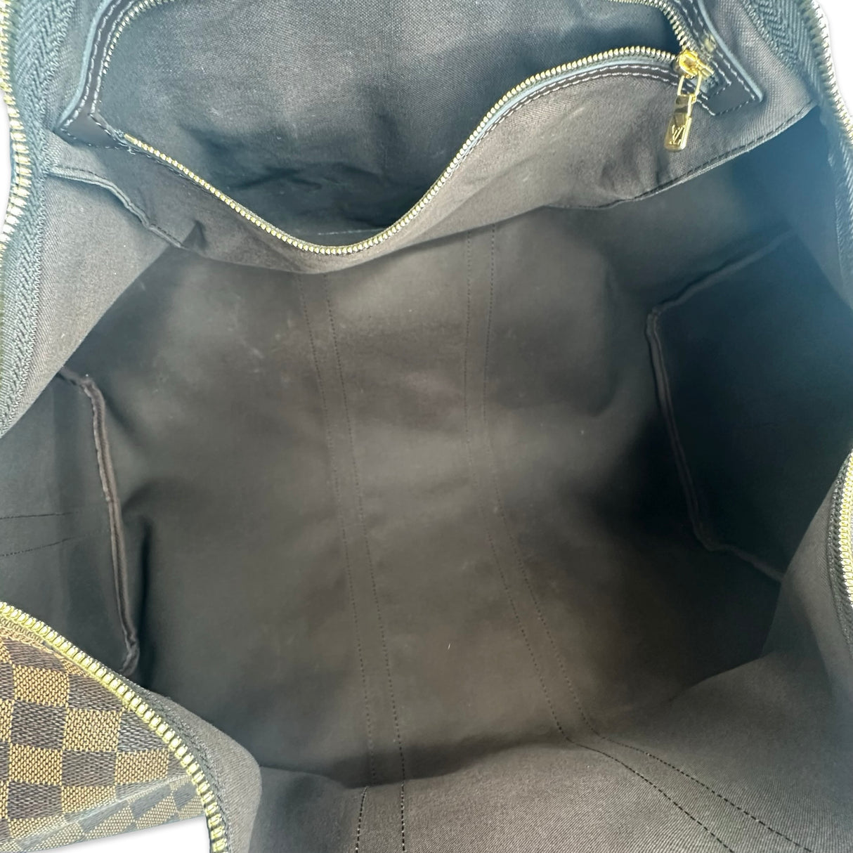 LOUIS VUITTON: Damier Ebene Keepall Bandouliere 55