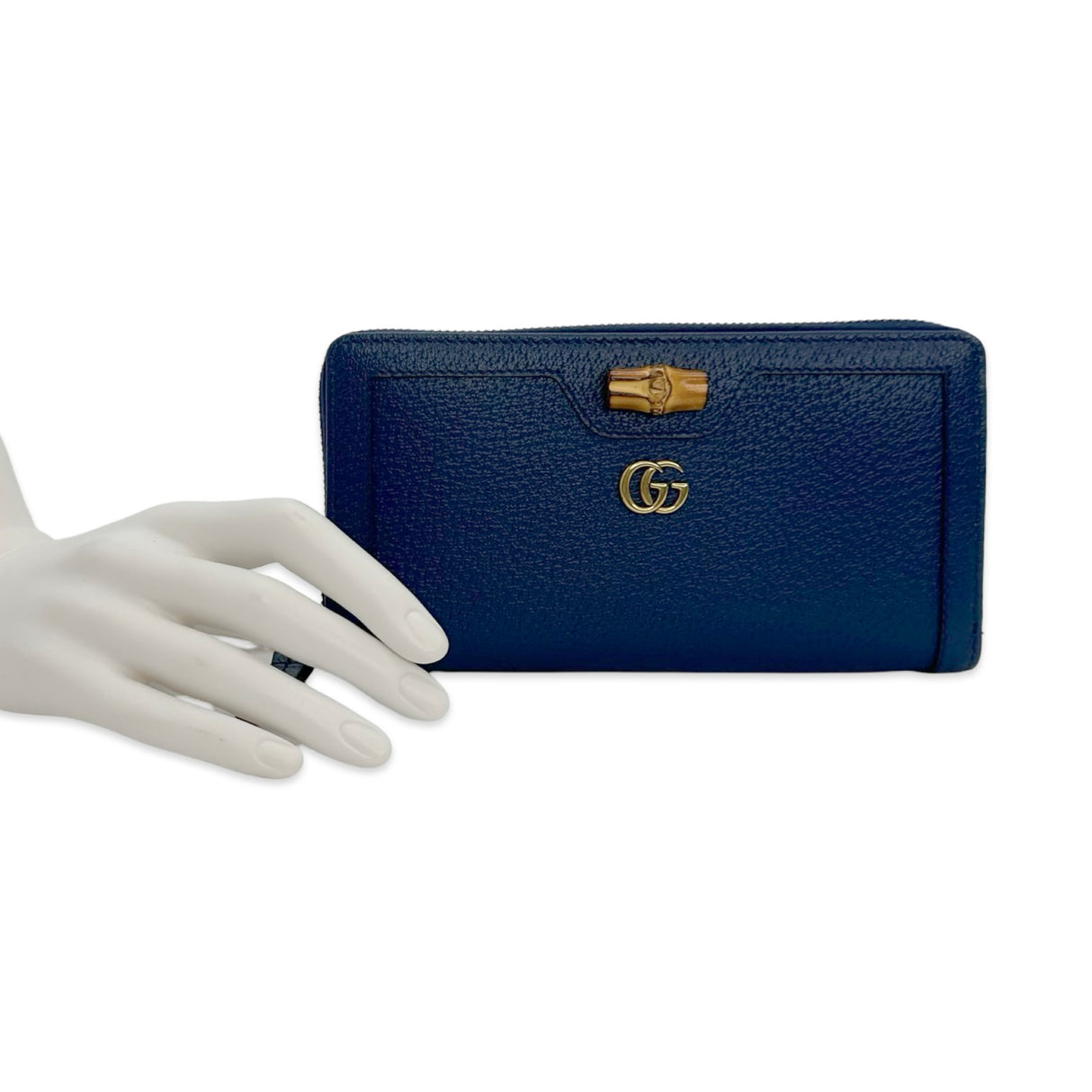 GUCCI: Leather Diana Continental Wallet