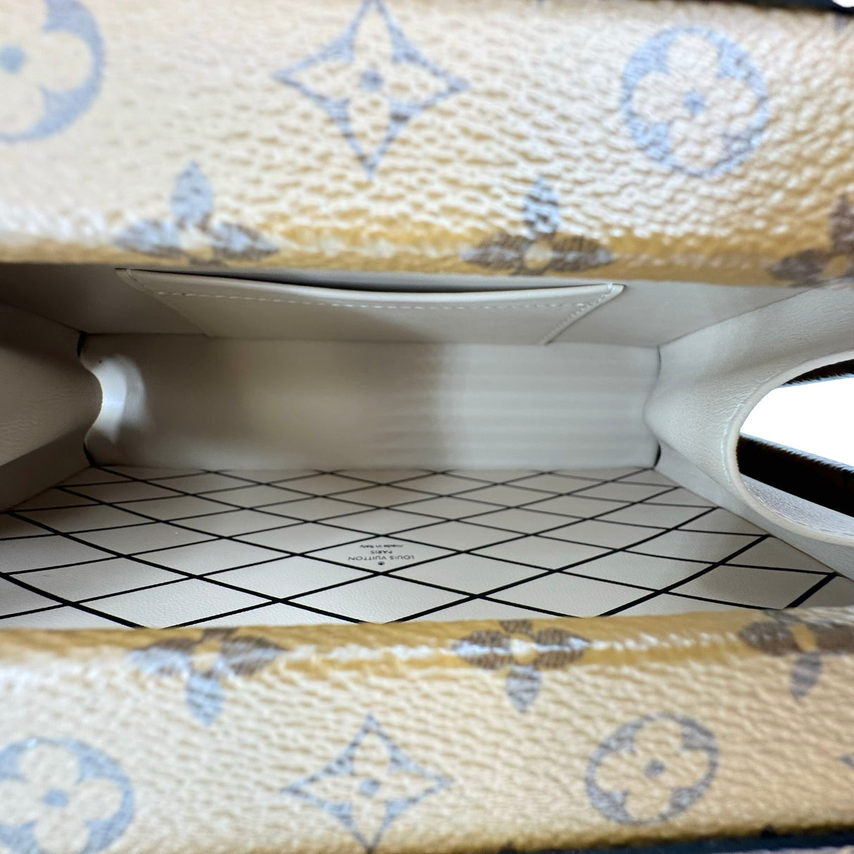 LOUIS VUITTON: Monogram Reverse Petite Malle