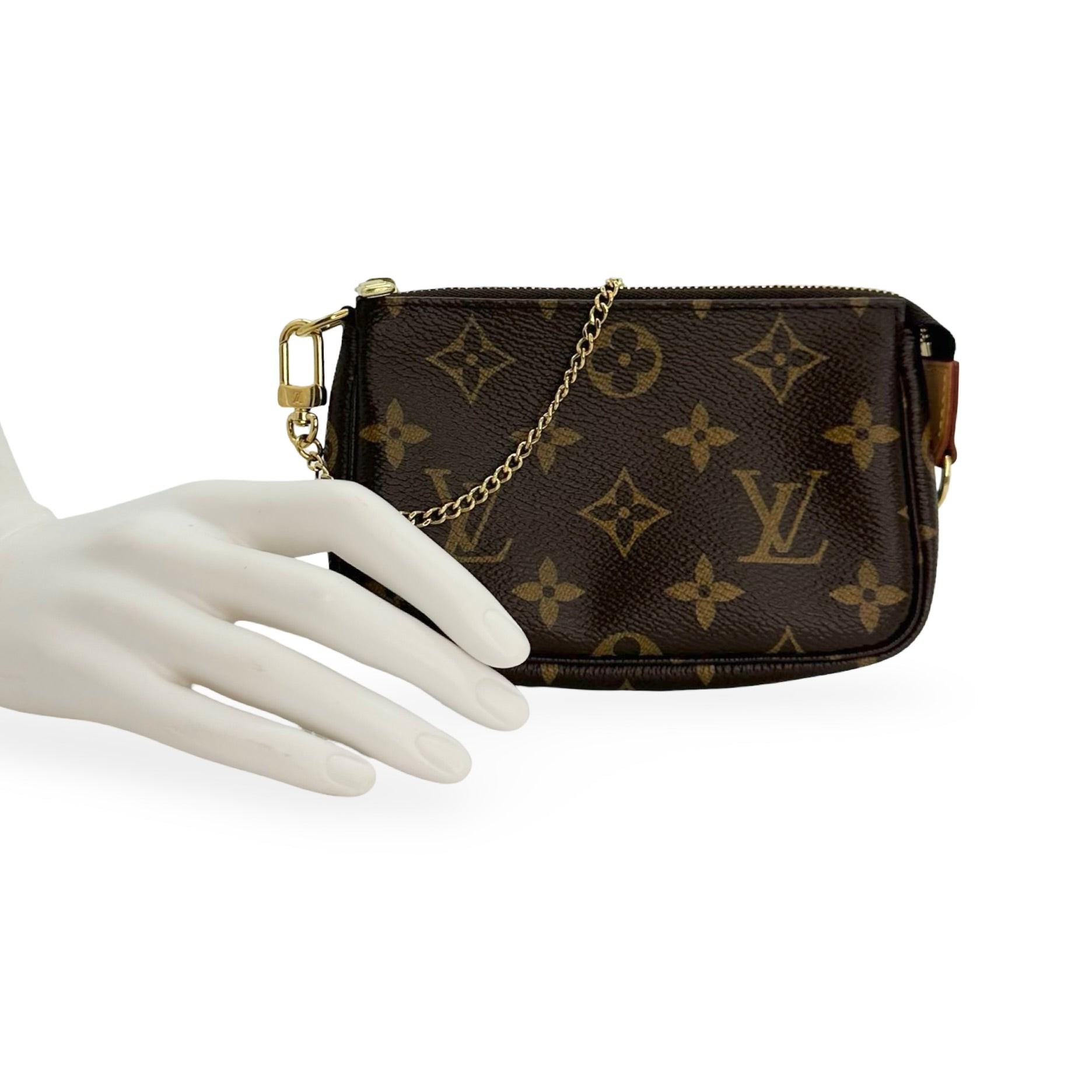 LOUIS VUITTON: Monogram Mini Pochette Accessoires – Luv Luxe