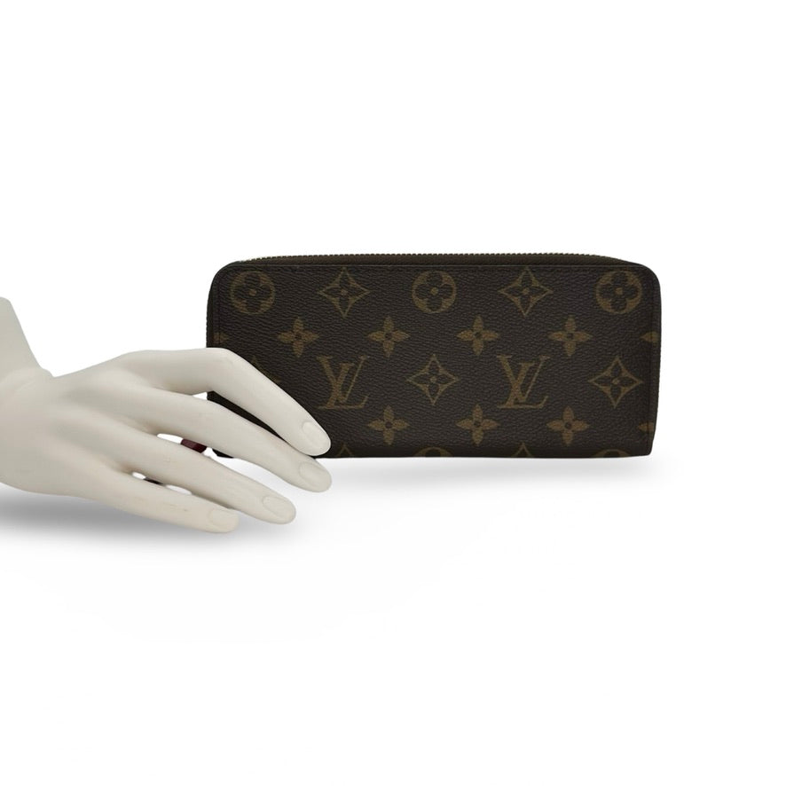 LOUIS VUITTON: Monogram Clemence Wallet