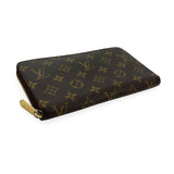 LOUIS VUITTON: Monogram Zippy Organizer Wallet