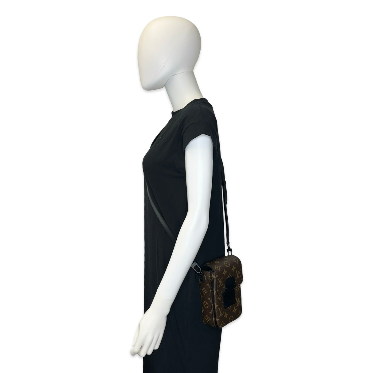 LOUIS VUITTON: Monogram S-Lock Vertical Wearable Wallet