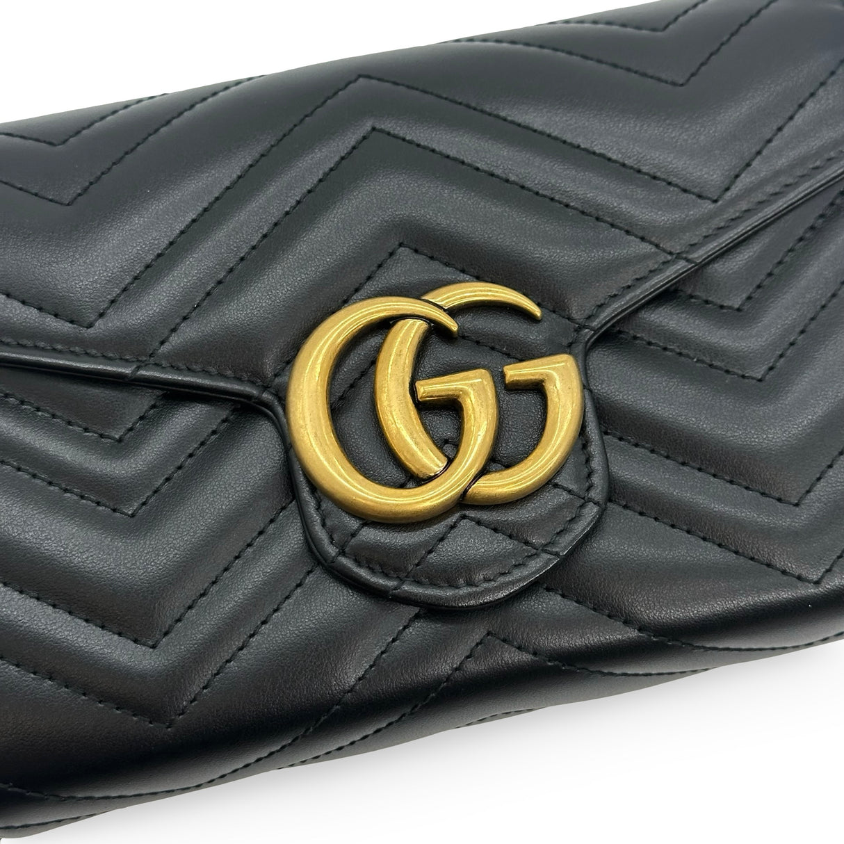 GUCCI: Quilted Leather GG Marmont Chain Wallet