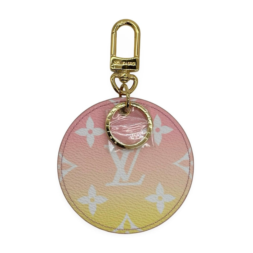 LOUIS VUITTON: Monogram By the Pool Bag Charm