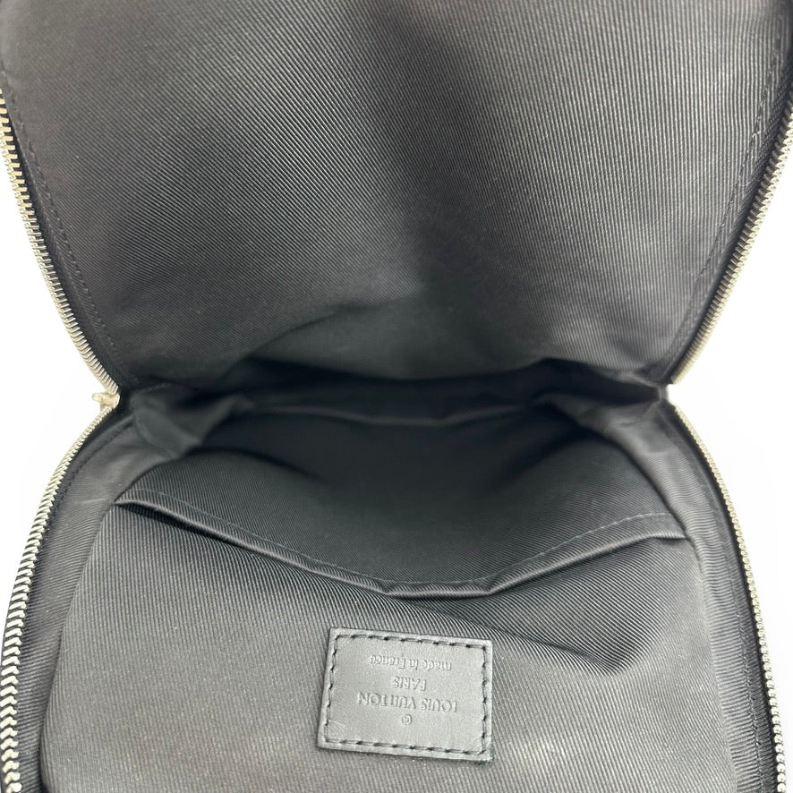 LOUIS VUITTON: Damier Infini Avenue Sling Bag