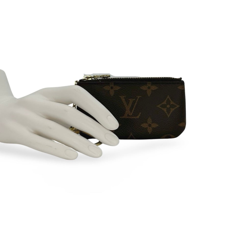 LOUIS VUITTON: Monogram Key Pouch