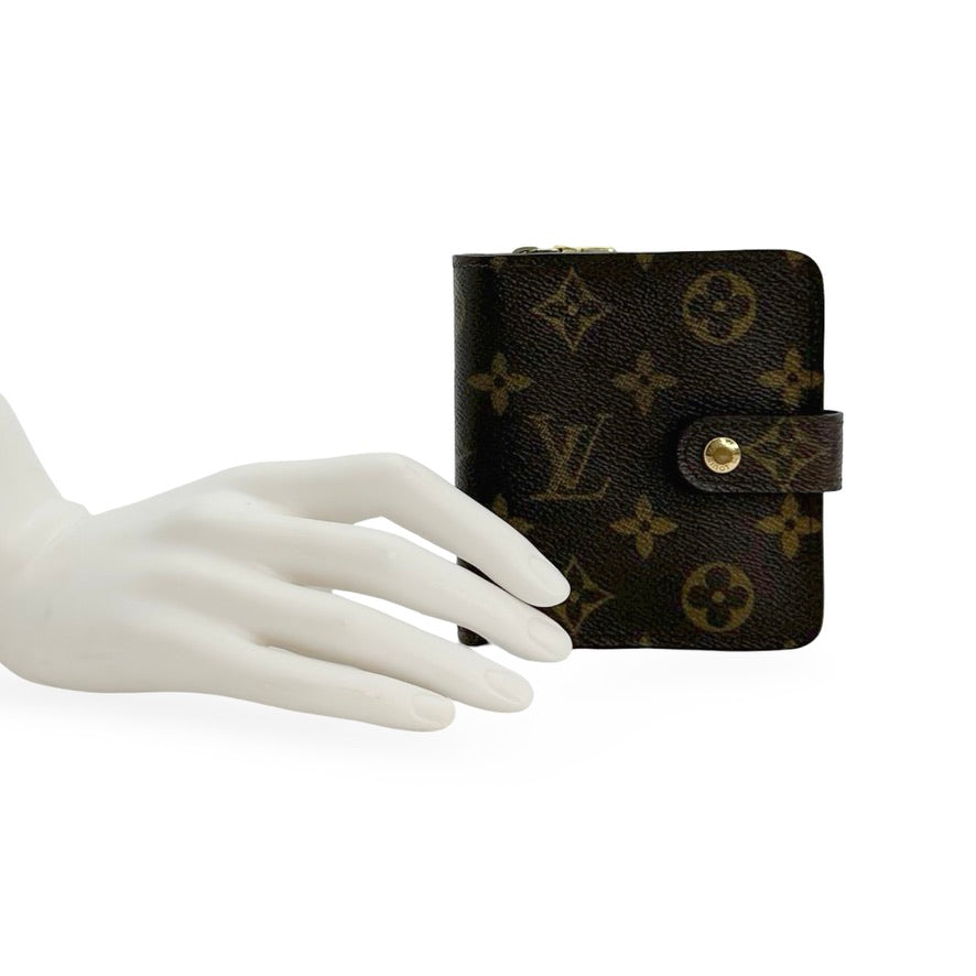 LOUIS VUITTON: Monogram Compact Bifold Wallet