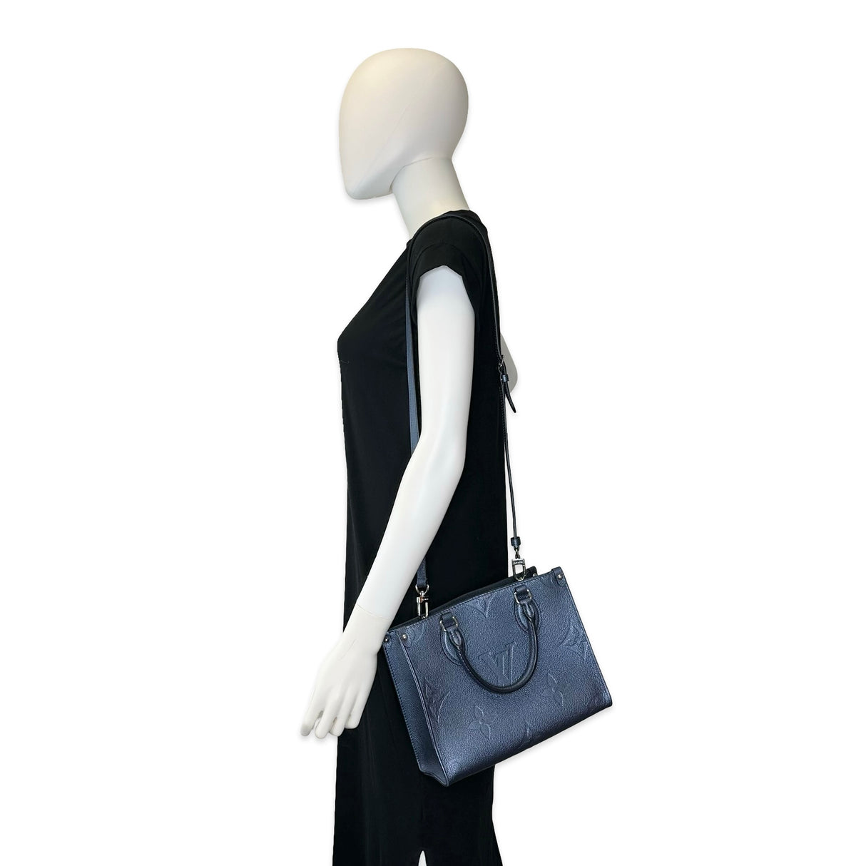 LOUIS VUITTON: Monogram Empreinte Onthego PM