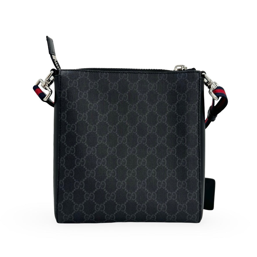 GUCCI: GG Supreme Small Messenger