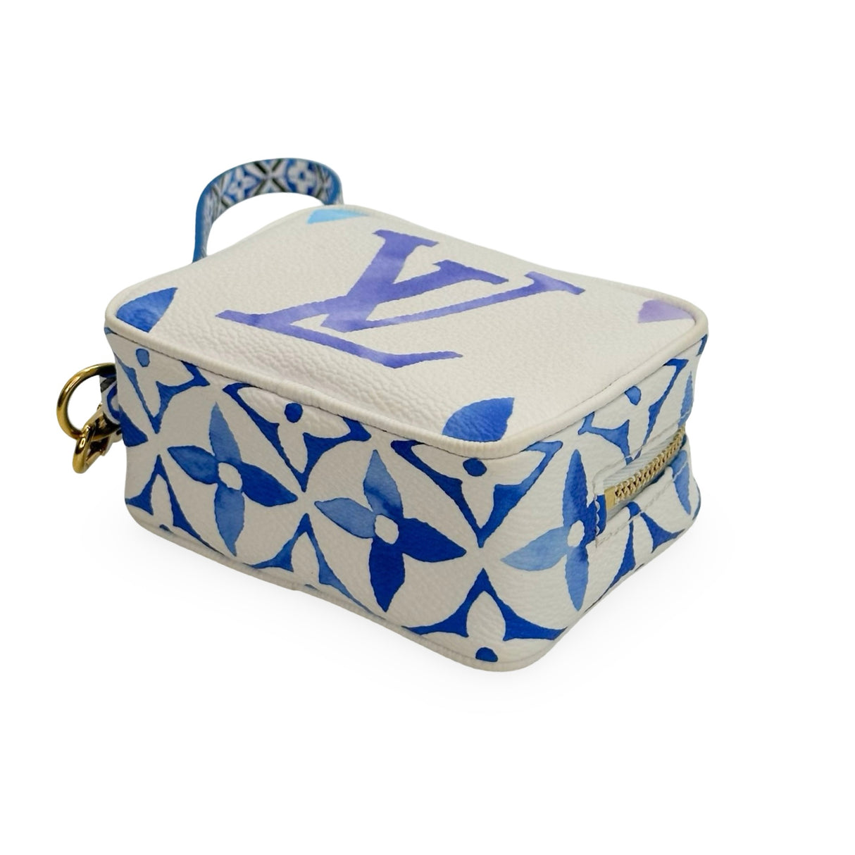 LOUIS VUITTON: Monogram Giant By the Pool Wapity Case