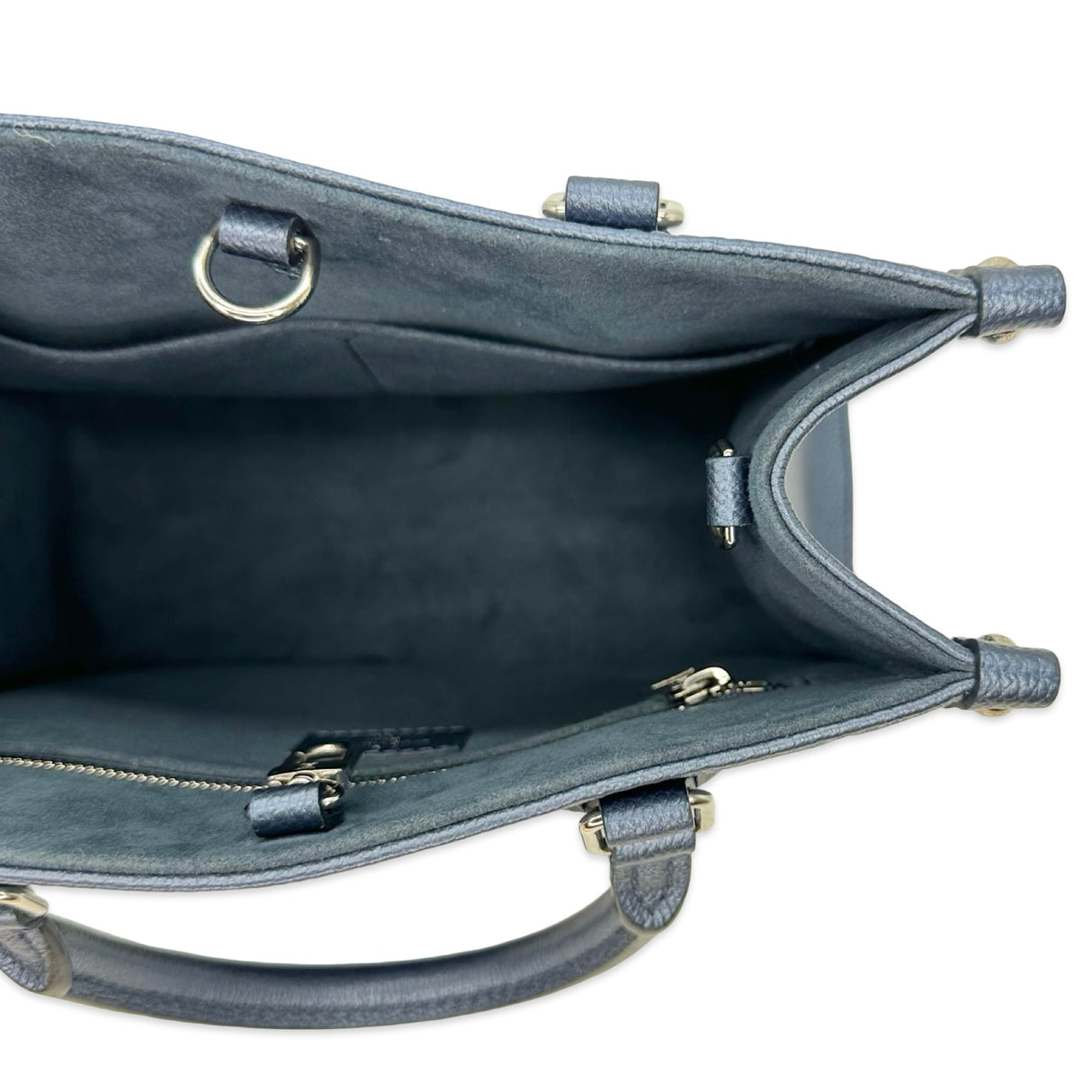 LOUIS VUITTON: Monogram Empreinte Onthego PM