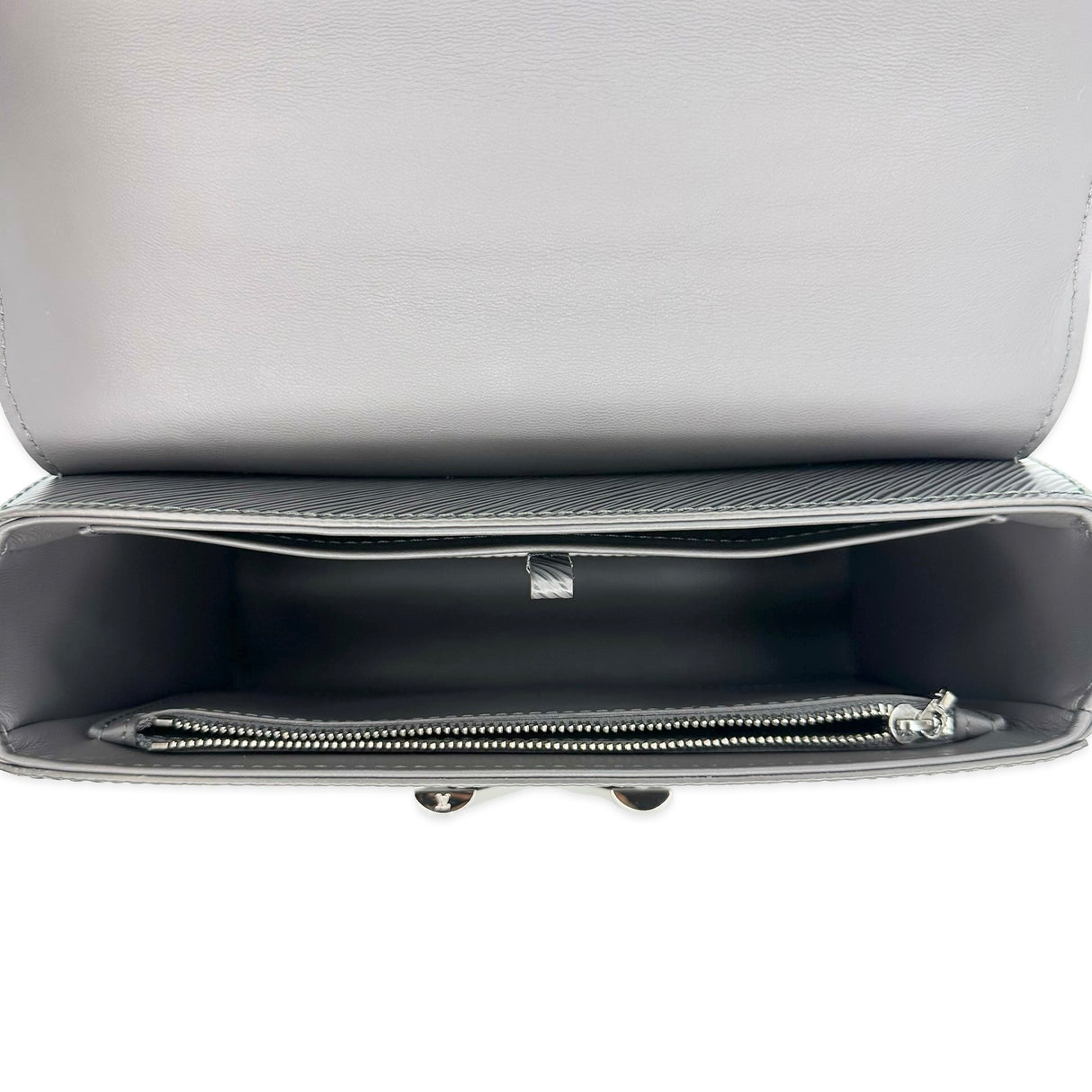 LOUIS VUITTON: Epi Twist MM