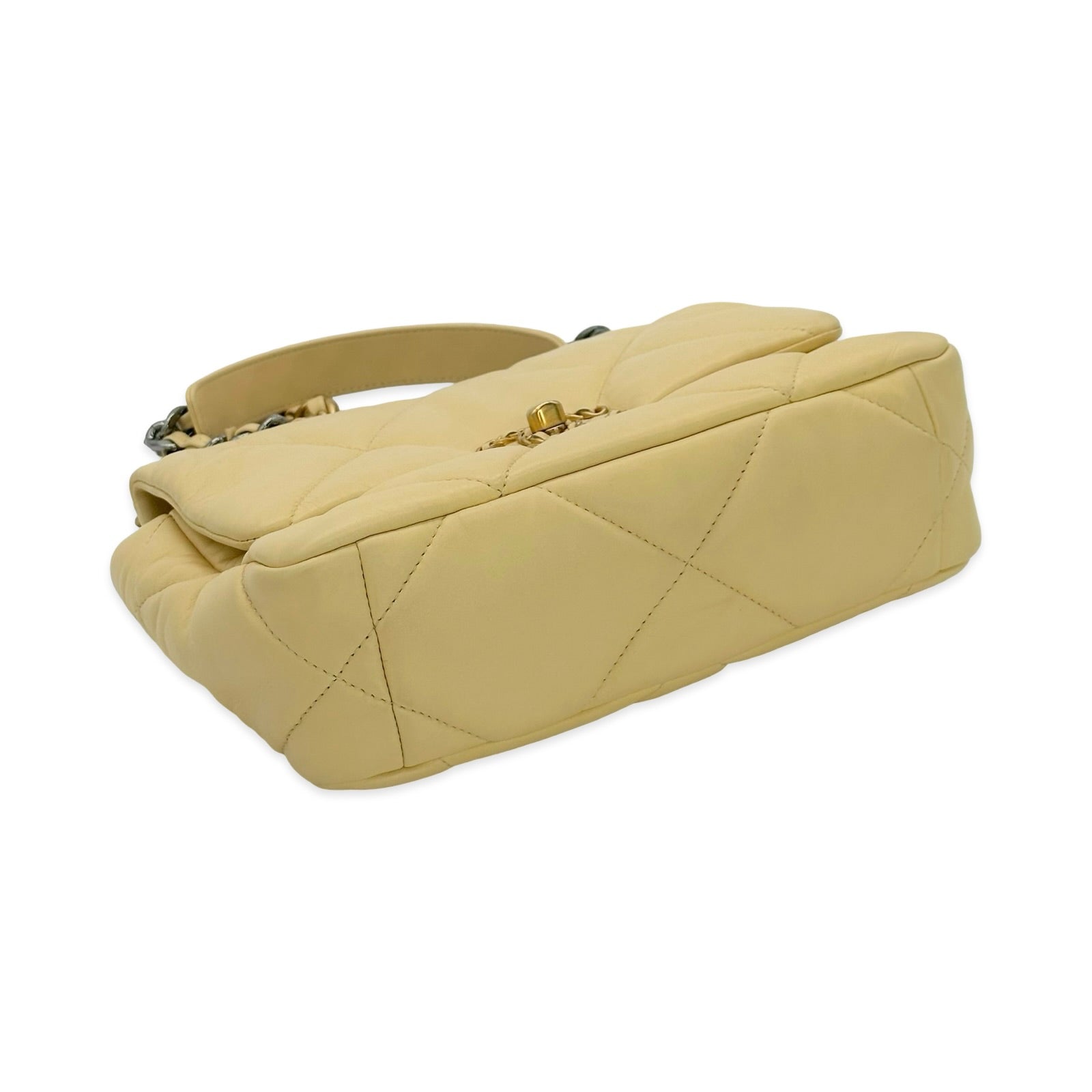 Chanel Small 19