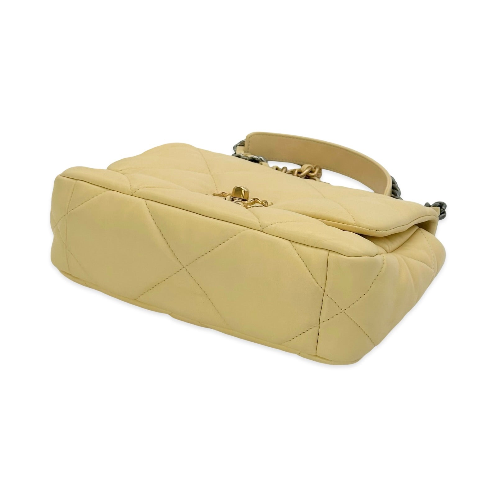 Chanel Small 19
