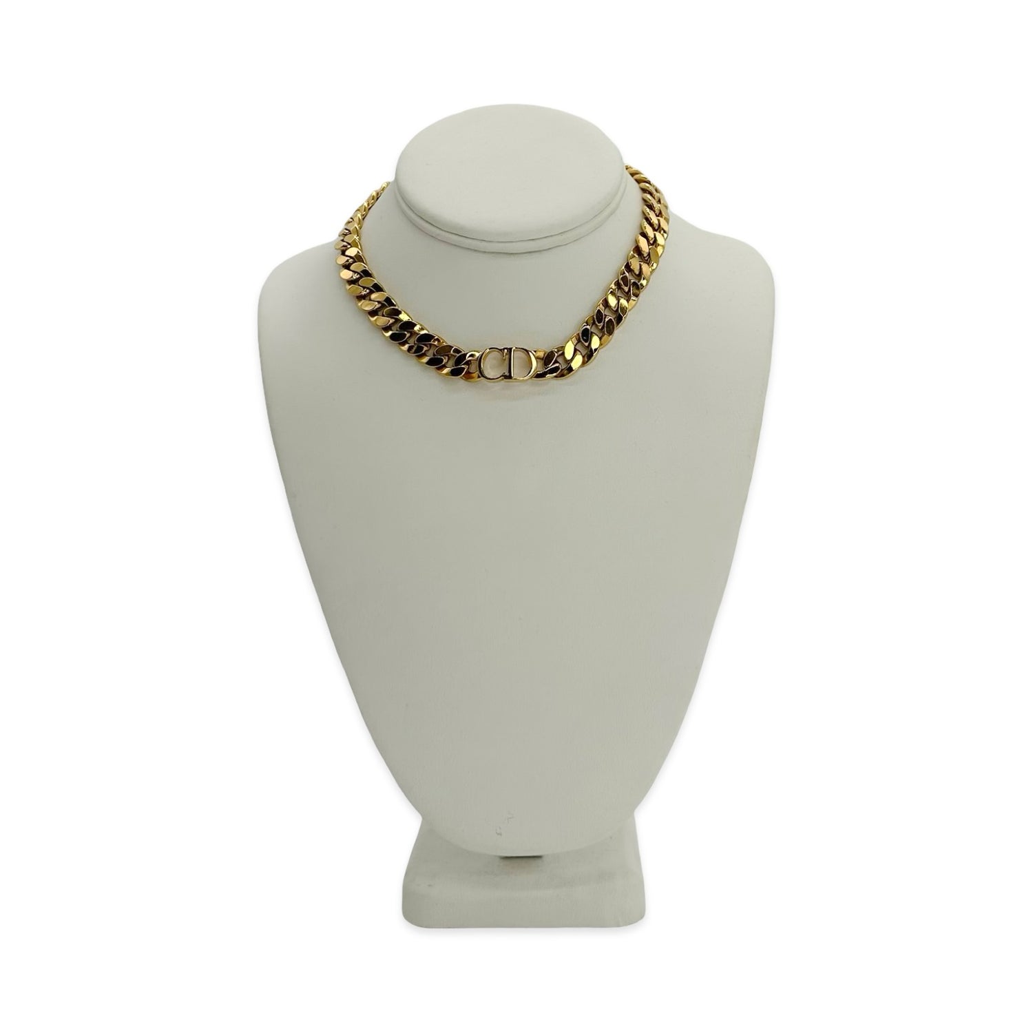 30 Montaigne Short Chain Necklace
