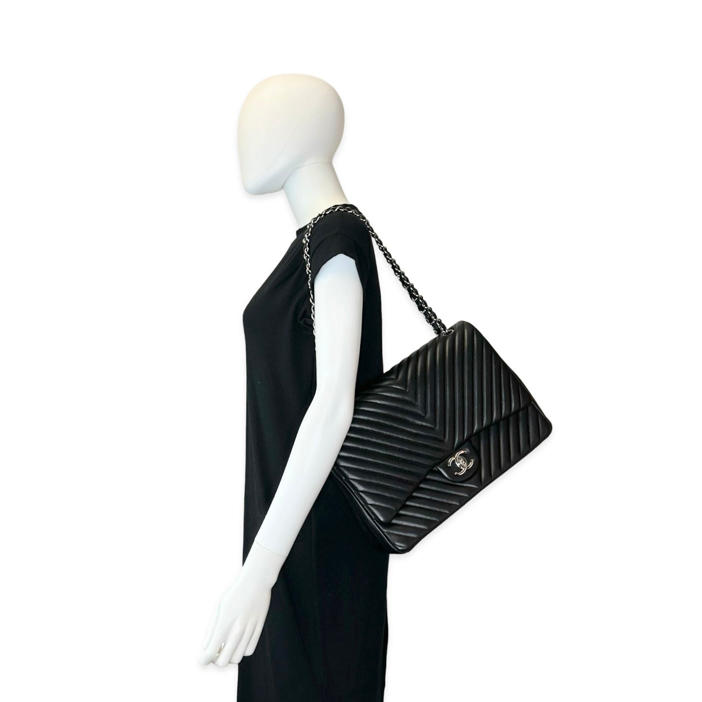 Chanel Chevron Quilted Lambskin Maxi Classic Double Flap
