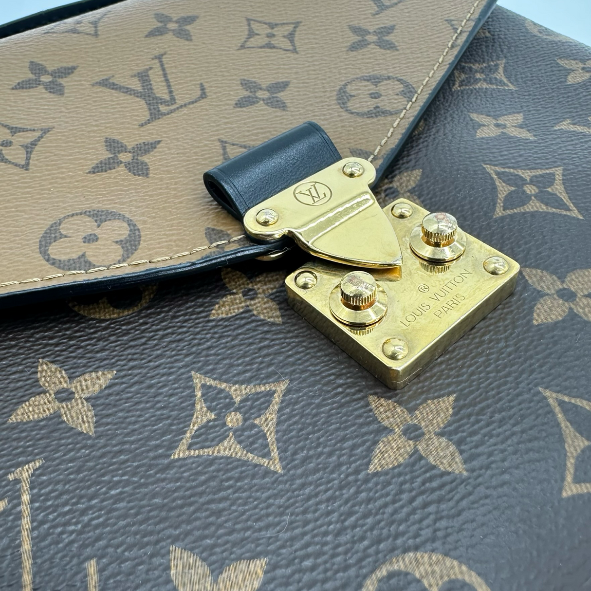 Monogram Reverse Pochette Metis